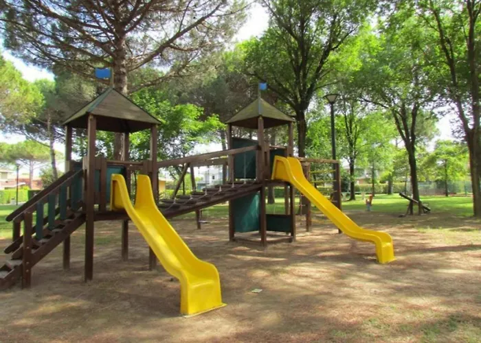 In A With Pool Апартаменти