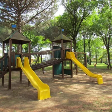 In A With Pool 아파트